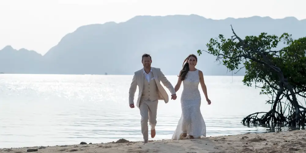 Discover the best time to schedule outdoor prenup shoots for your Palawan Wedding. Eight Productions shares weather forecasting tips and expert planning advice.
